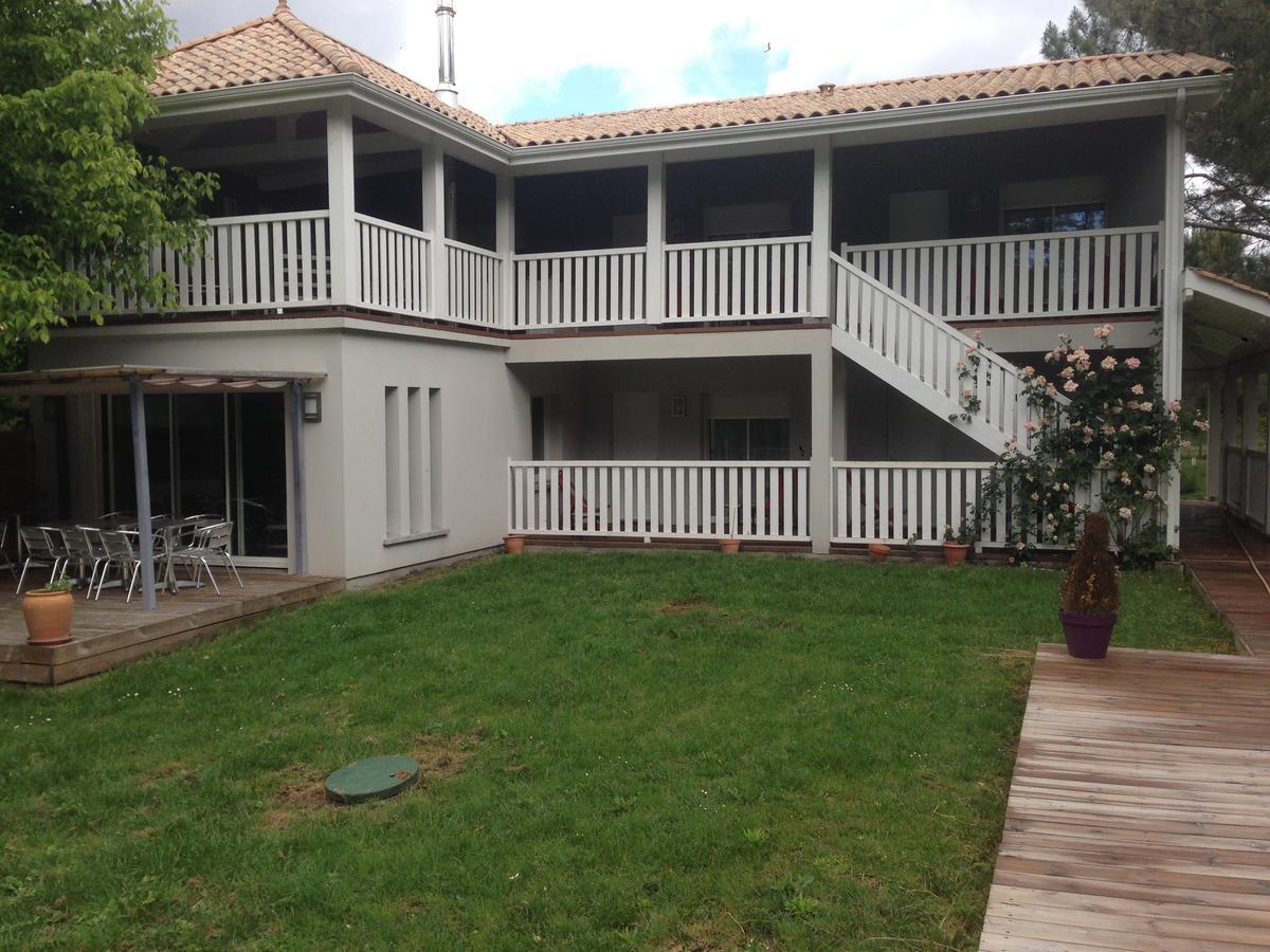 Domaine De Giron Bed & Breakfast Moulis-en-Médoc Dış mekan fotoğraf